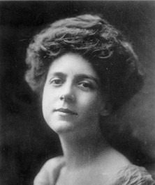 Medium Pearl Leonore Curran